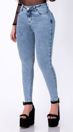 JEAN ELASTICO SKINNY AZUL CLARO