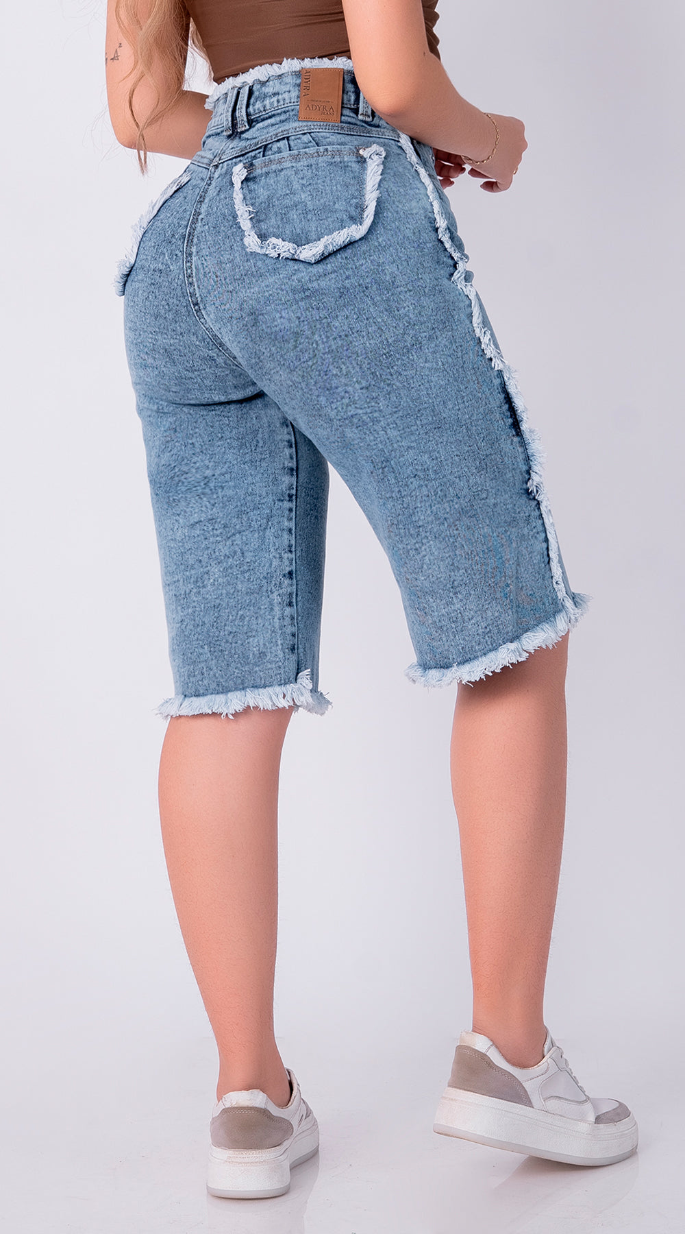 BERMUDA JEAN ELASTICO AZUL CLARO